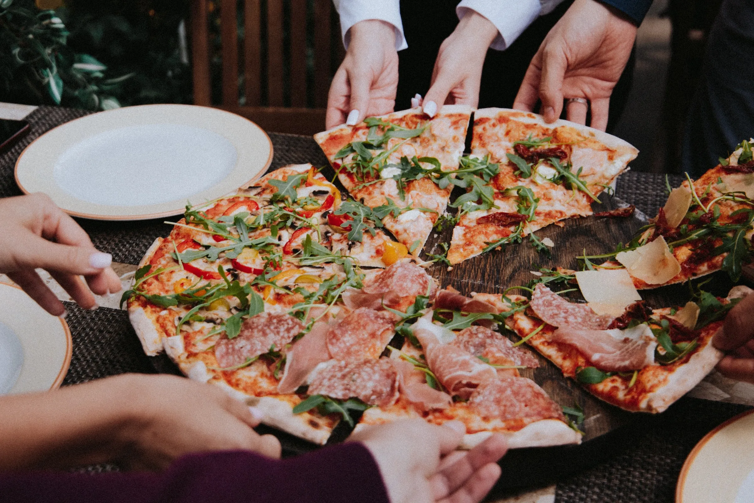 Contact Mama's Pizzeria in Port Saint Lucie - Get in Touch for